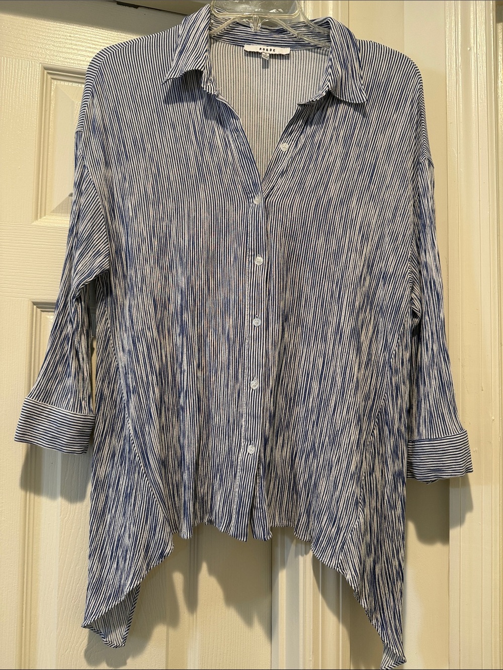 Light Breezy Flowy Blue White Striped Button-Down Asymmetrical Hem Autum Shirt M